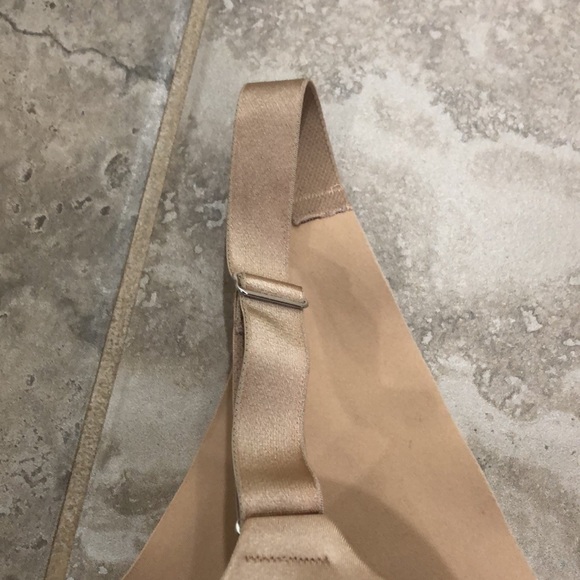 SOMA VANISHING BACK
Full Coverage Bra Size 42D - Picture 5 of 14